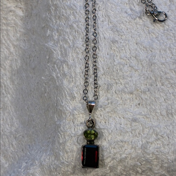 Beautiful Peridot and Garnet 925 Pendant - Picture 2 of 3